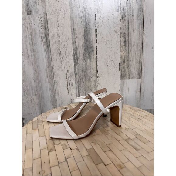 Woman’s white heels size 6.5 - Picture 1 of 7